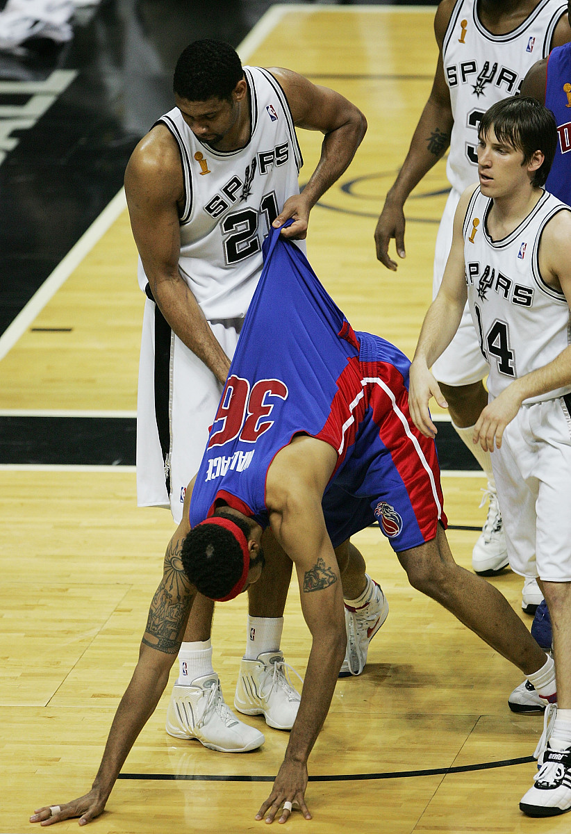 米兰app下载 -纽约尼克斯发布备战花絮，窗口期队长鼓劲，亚冠任务艰巨，赛季目标并未改变(纽约尼克斯vs亚特兰大)